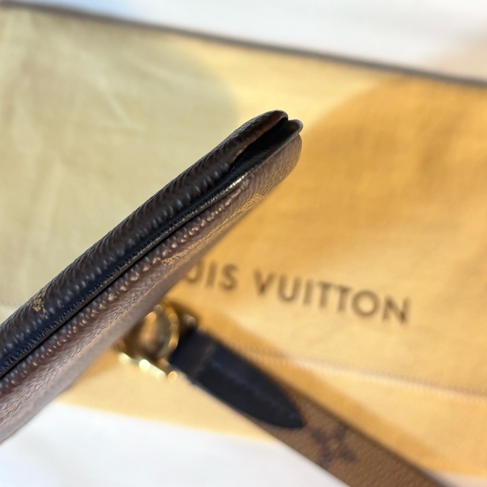 Louis Vuitton Giant Reverse Pochette - Picture 11 of 13